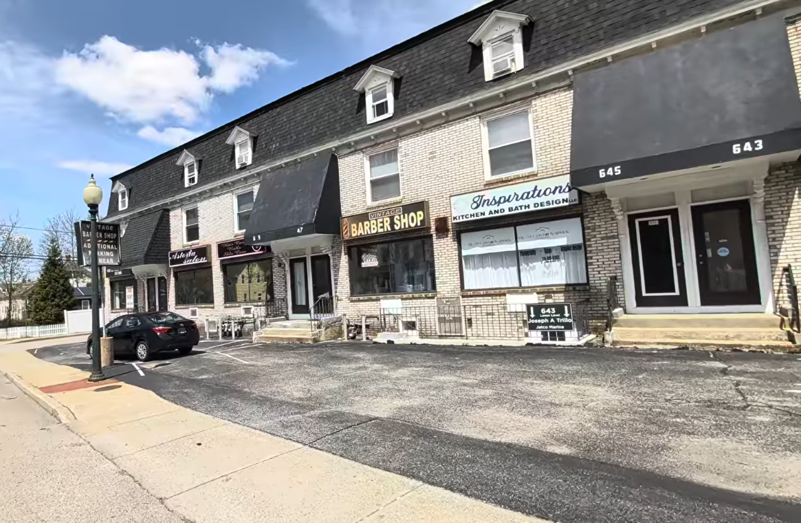 643 East Avenue, Warwick, RI 02886