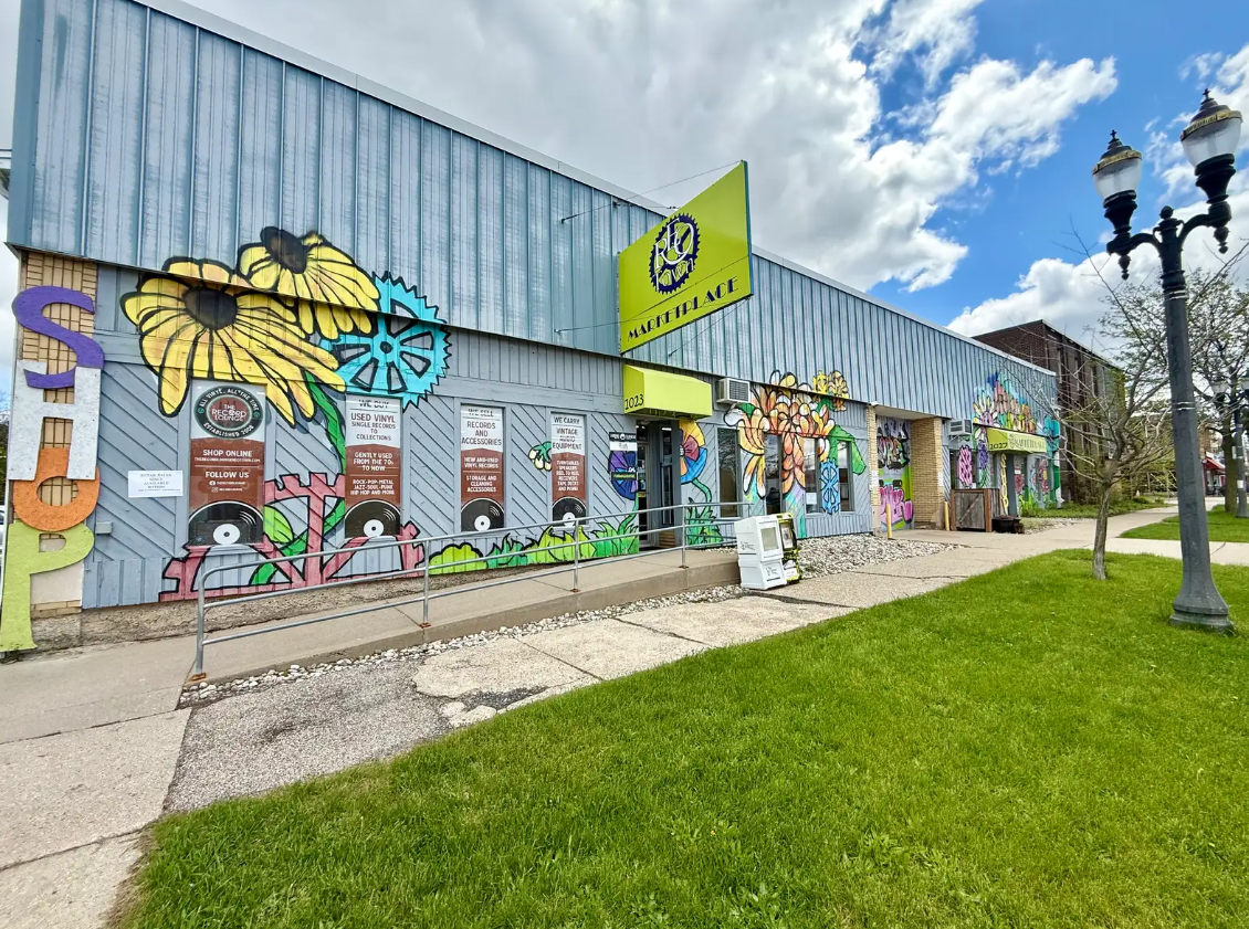 1023 South Washington Avenue, Lansing, MI 48910