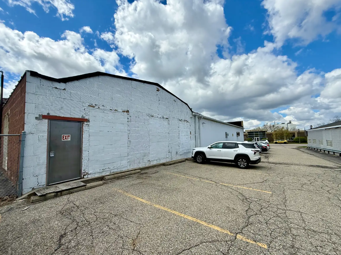 1023 South Washington Avenue, Lansing, MI 48910