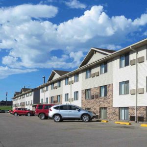 Serena Inn & Suites