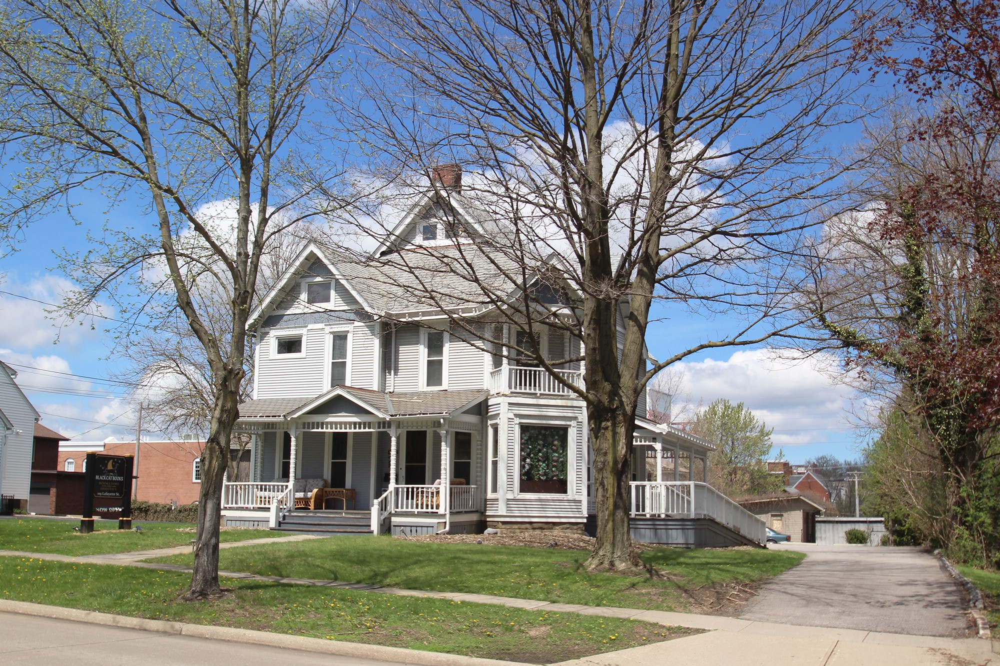Opportunity to Own a Mixed Use Property in South Town Medina