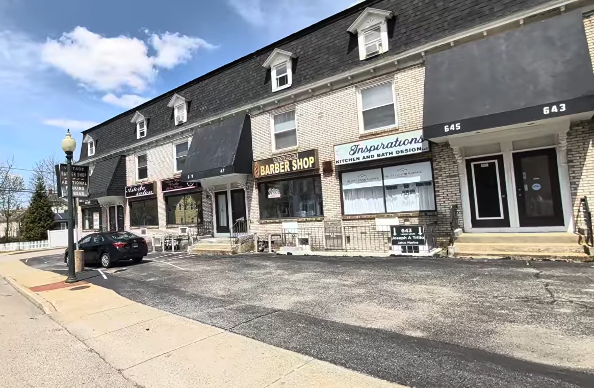 643 East Avenue, Warwick, RI 02886