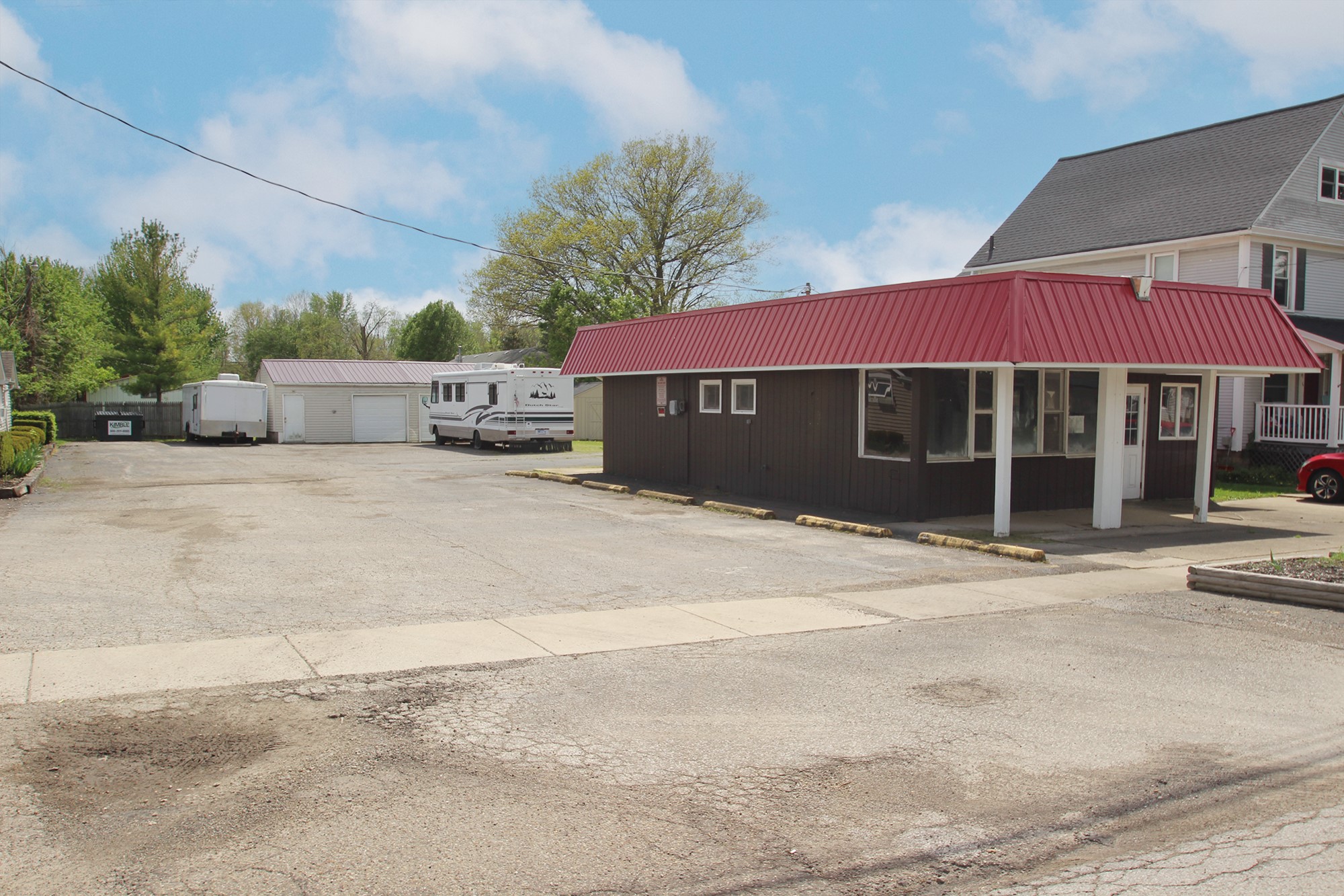 Rare Free-standing Retail/Office Shell
