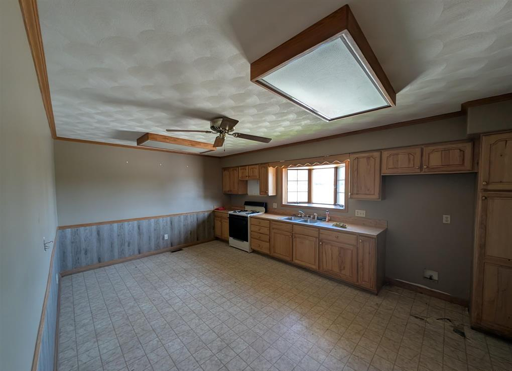 8727 Arenzville Road, Beardstown, IL 62618