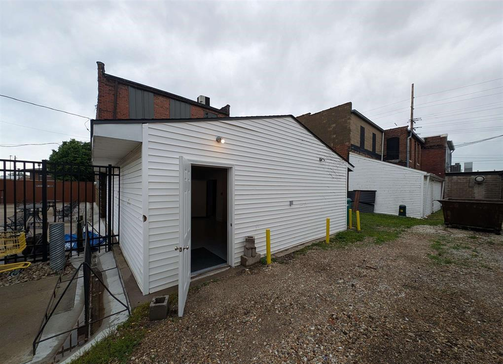 154 East Elm Street, Canton, IL 61520