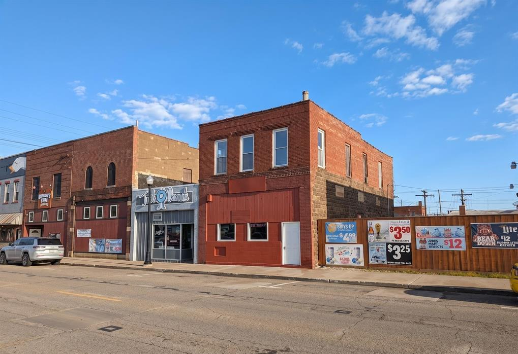 154 East Elm Street, Canton, IL 61520
