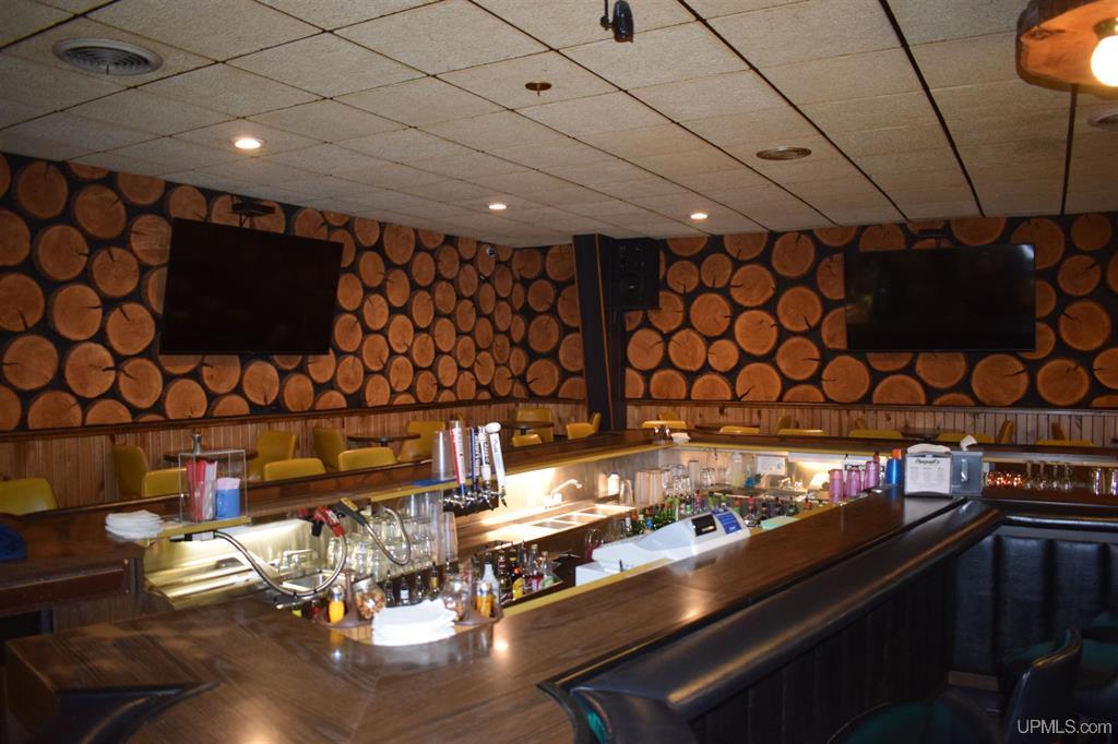 100 Cliff Street, Negaunee, MI 49866