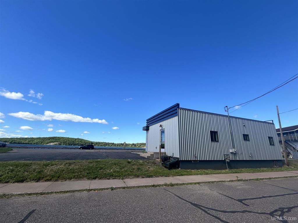 109 U.S. 41, Negaunee, MI 49866