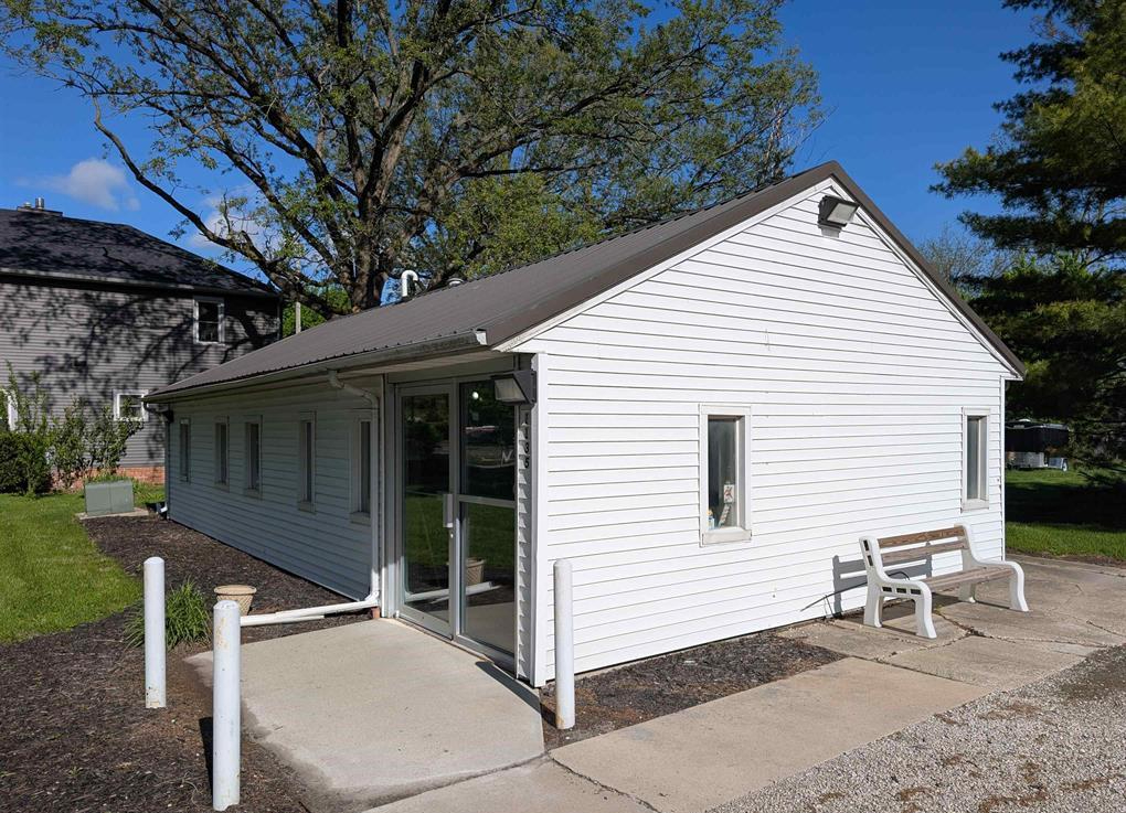 1135 Walnut Street, Washington, IL 61571