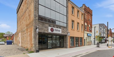 389 Dundas - Sale
