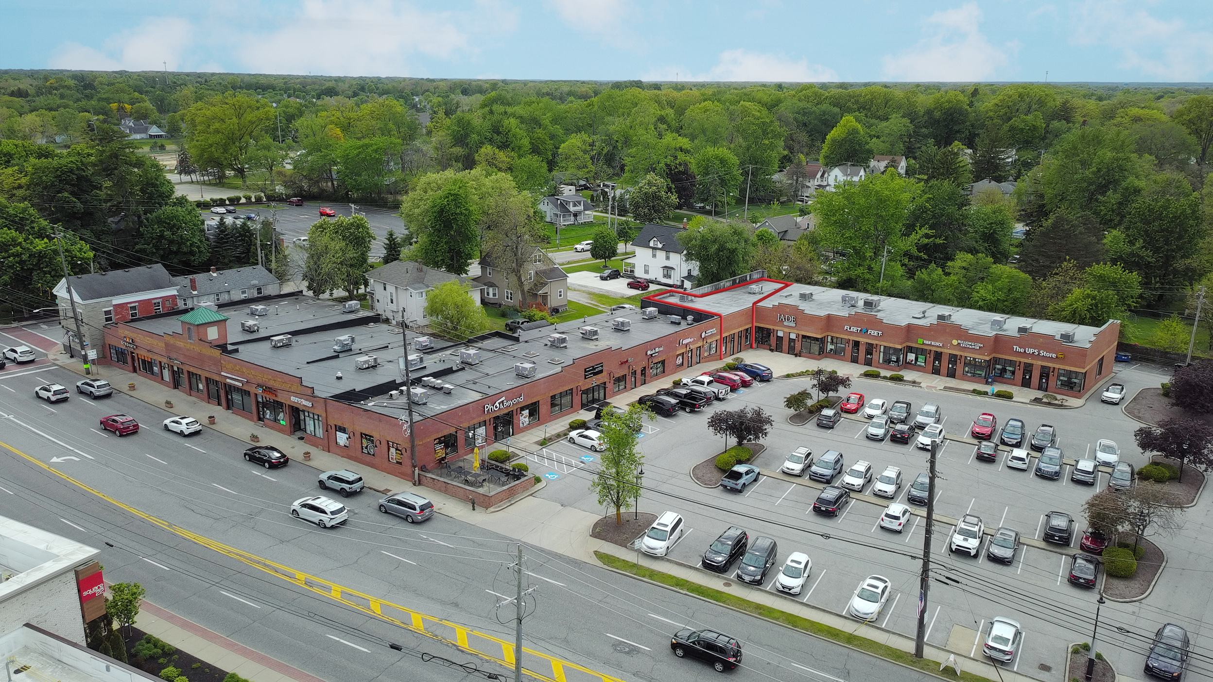 High Visibility Retail Plaza Suite for Lease