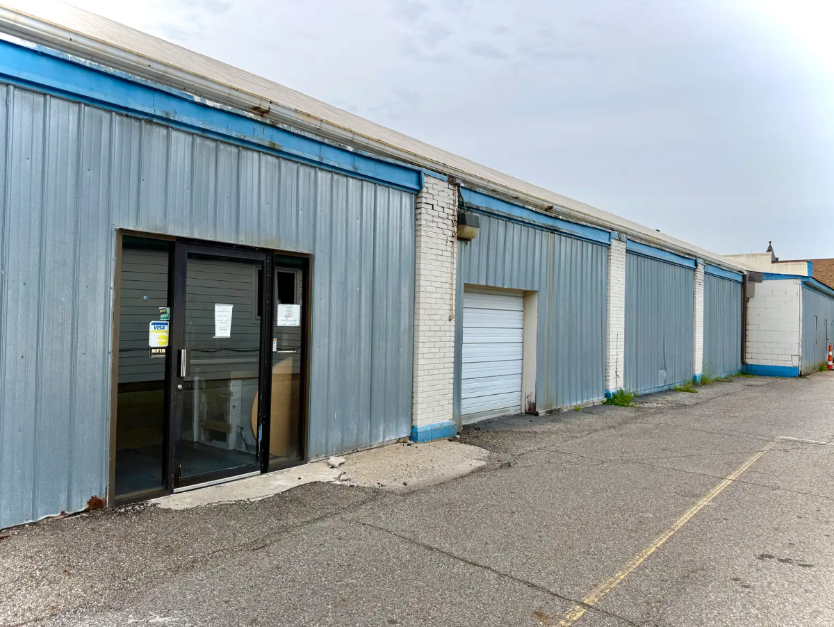 1901 West Saginaw Street, Lansing, MI 48915
