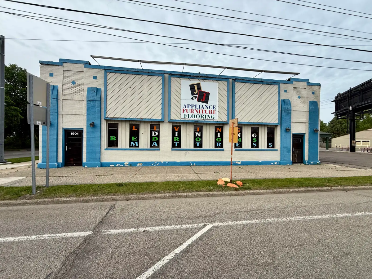 1901 West Saginaw Street, Lansing, MI 48915
