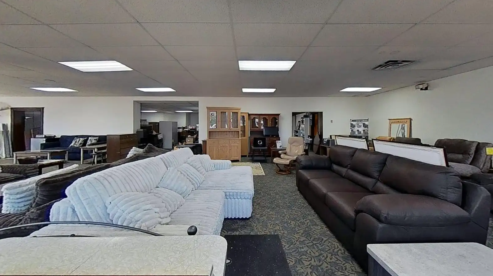 1901 West Saginaw Street, Lansing, MI 48915
