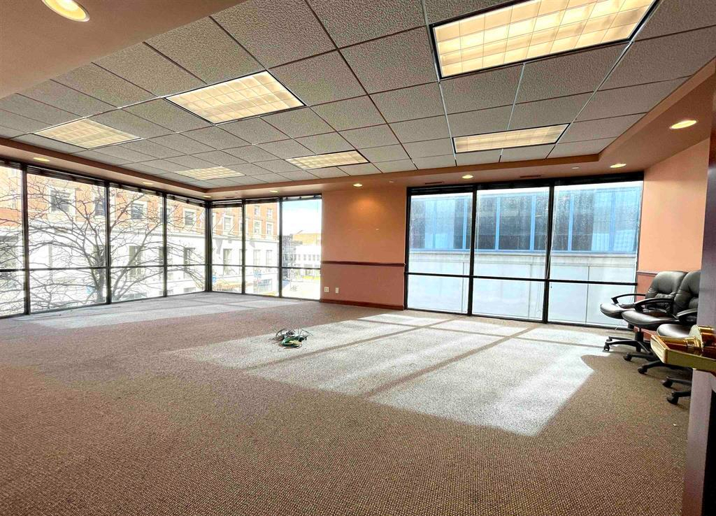 456 Fulton Street, Peoria, IL 61602