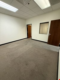 The Office Suites at Sky Pointe Cimmaron Commons photo 8