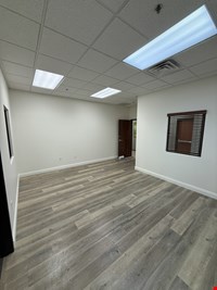 The Office Suites at Sky Pointe Cimmaron Commons photo 16