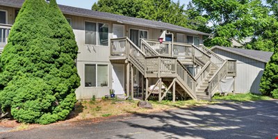 Eastwood Estates - 19109-19123 SE Yamhill St