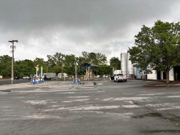195 N. Commerce Avenue