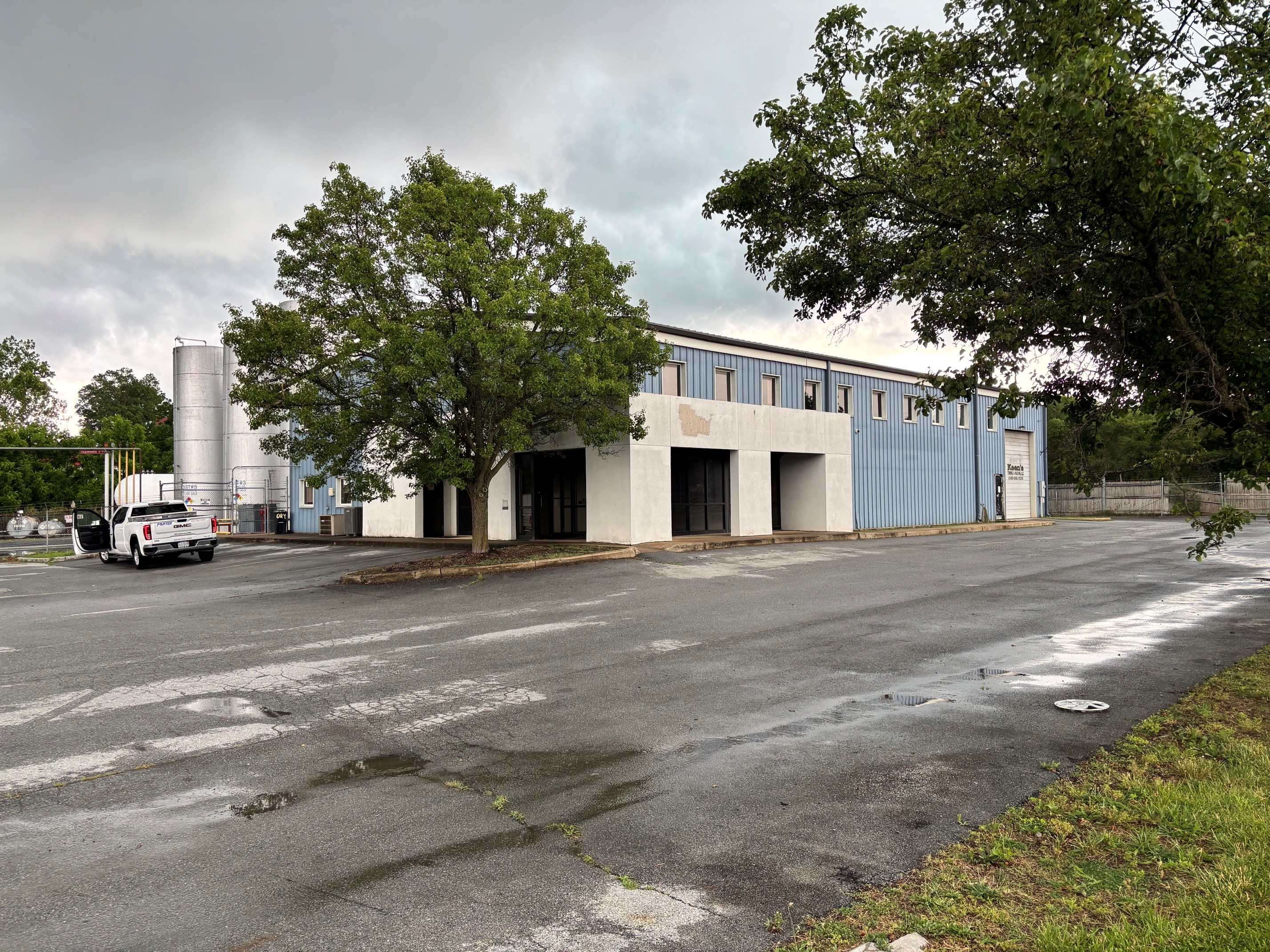 195 N. Commerce Avenue