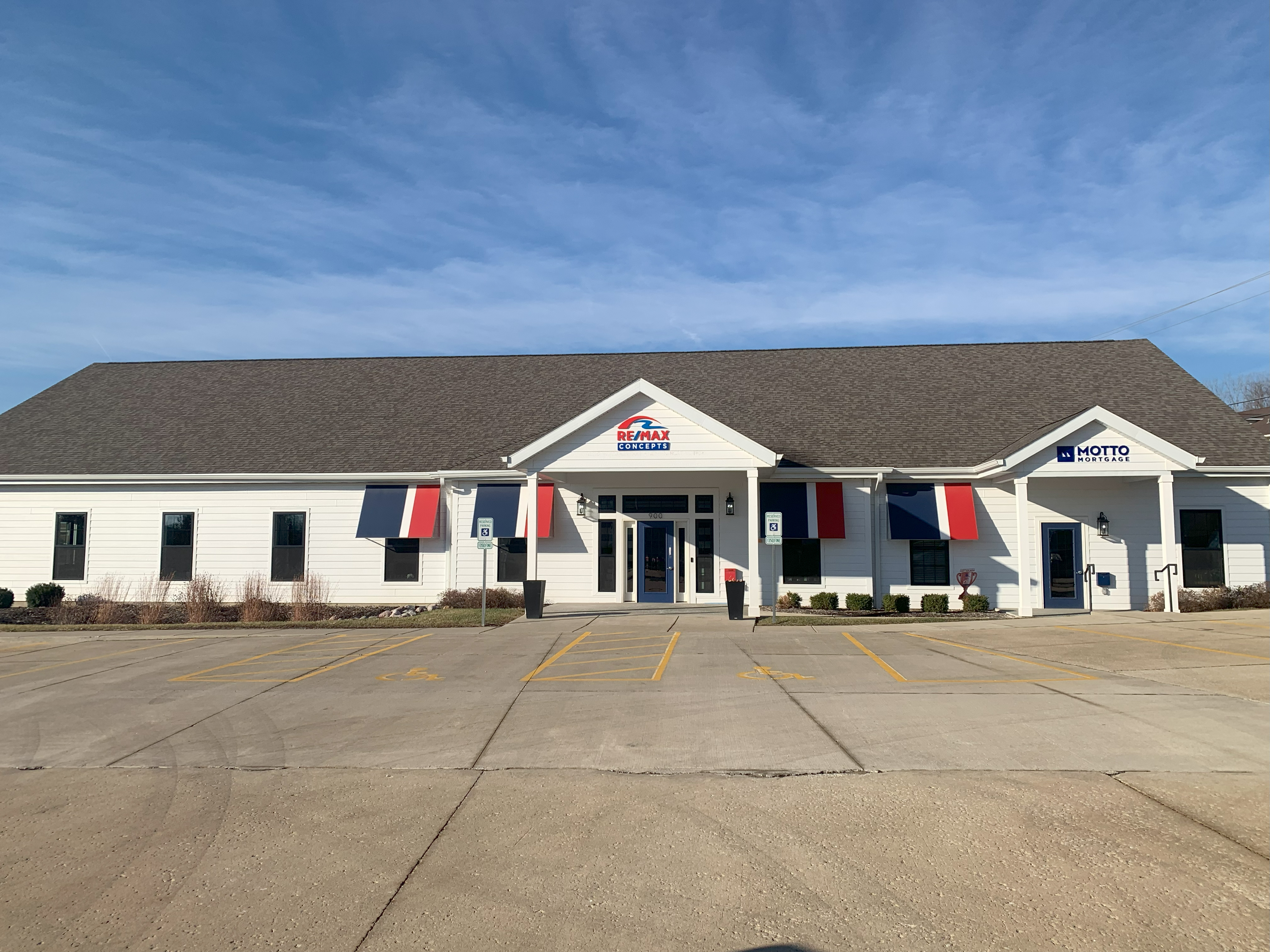 900 36th Ave, Moline — Lease in Moline, IL, photo 1 of 8