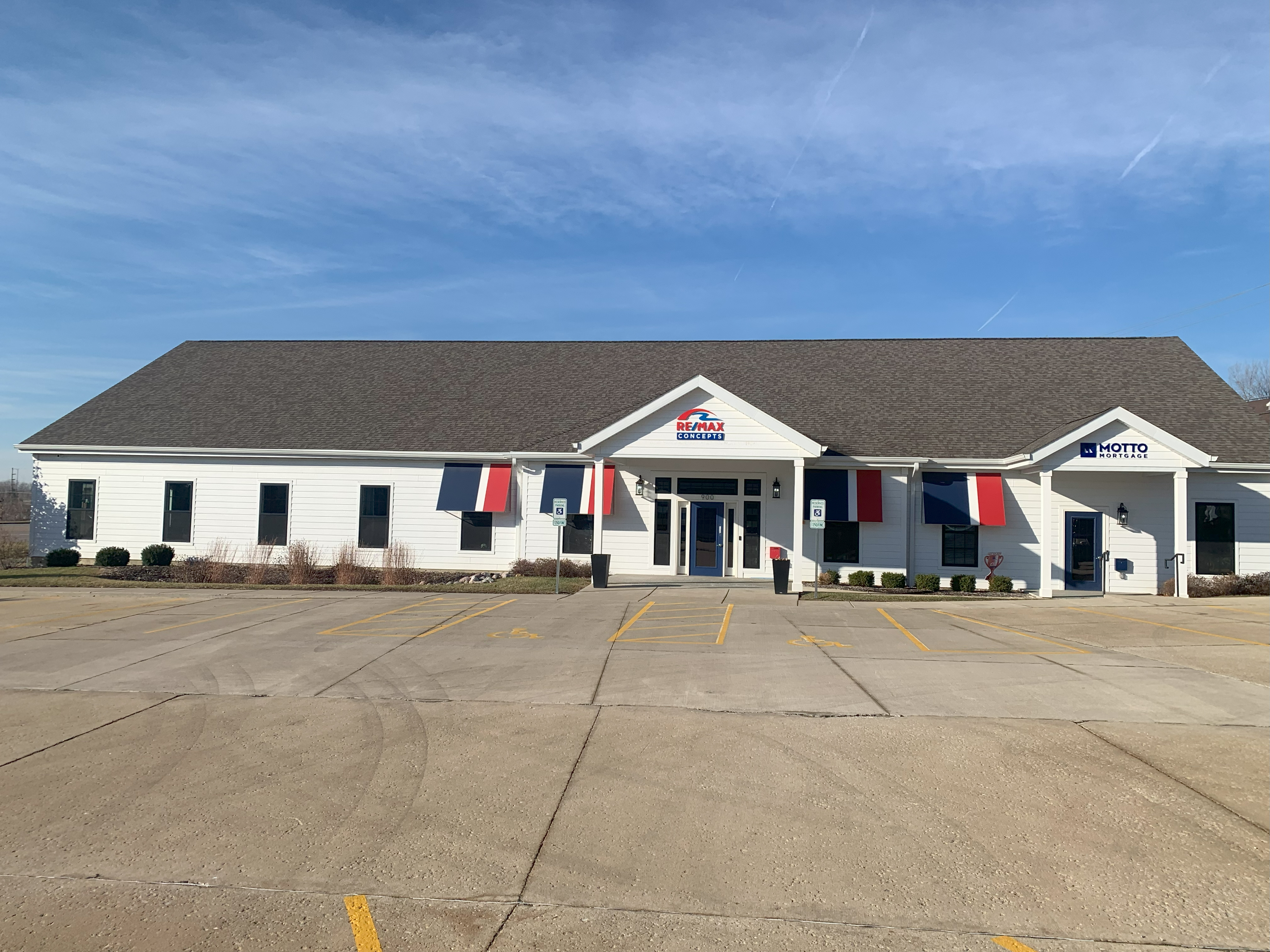 900 36th Ave, Moline — Lease in Moline, IL, photo 2 of 8
