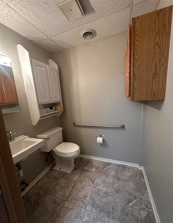 1605 West Candletree Drive, Peoria, IL 61614