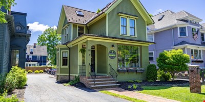 Rare Park Ave Office and Retail Space with On Site Parking