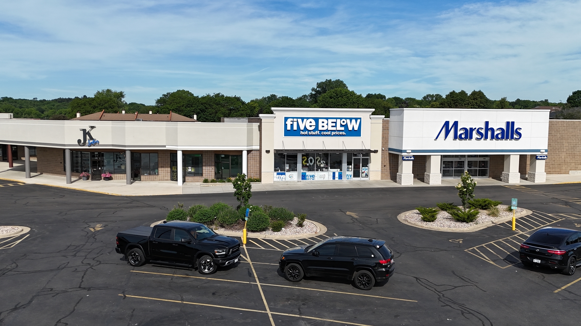 1810-1876 S West Ave The Meadows Shopping Center Freeport IL