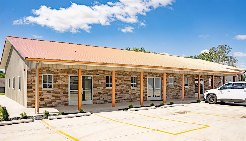 1421 Washington Rd, Washington, IL 61571