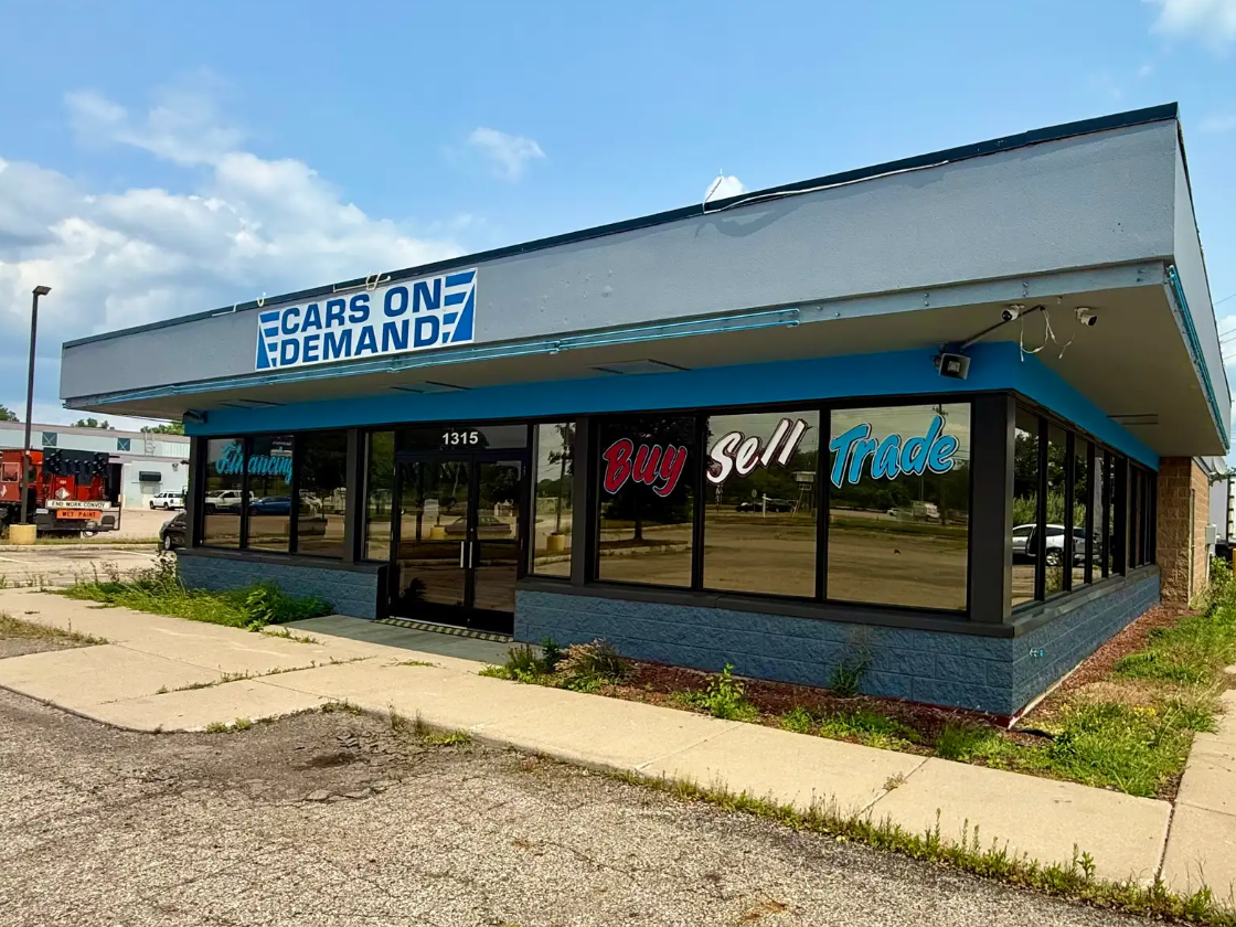 Auto Sales Facility with Separate Repair Building