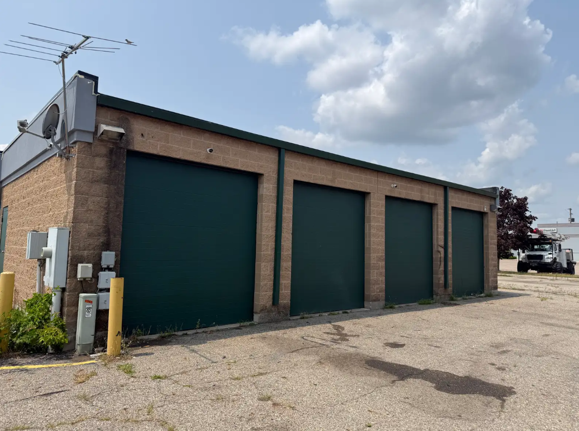 Auto Sales Facility with Separate Repair Building