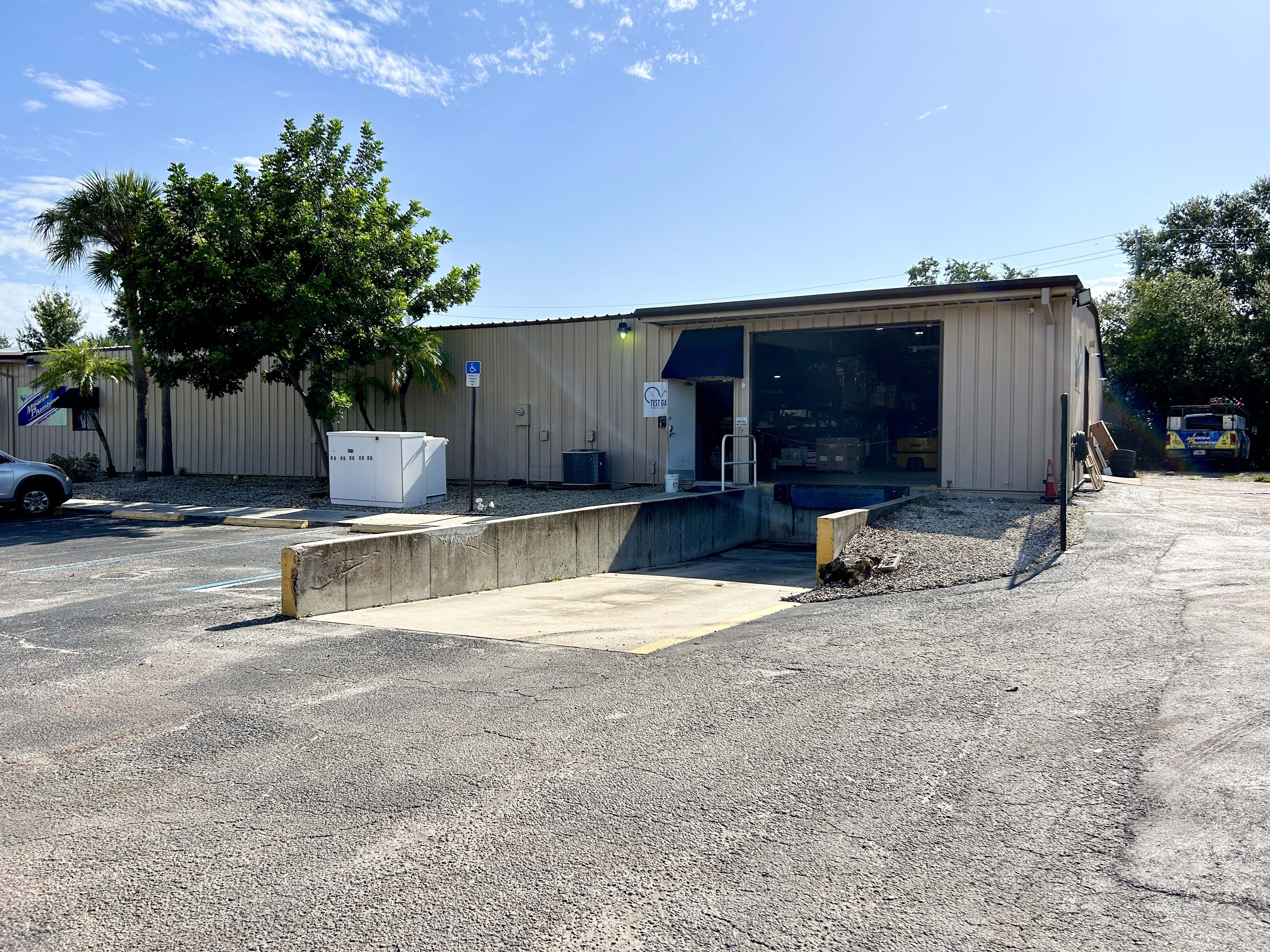 Versatile 4,000 SF Flex Industrial Space
