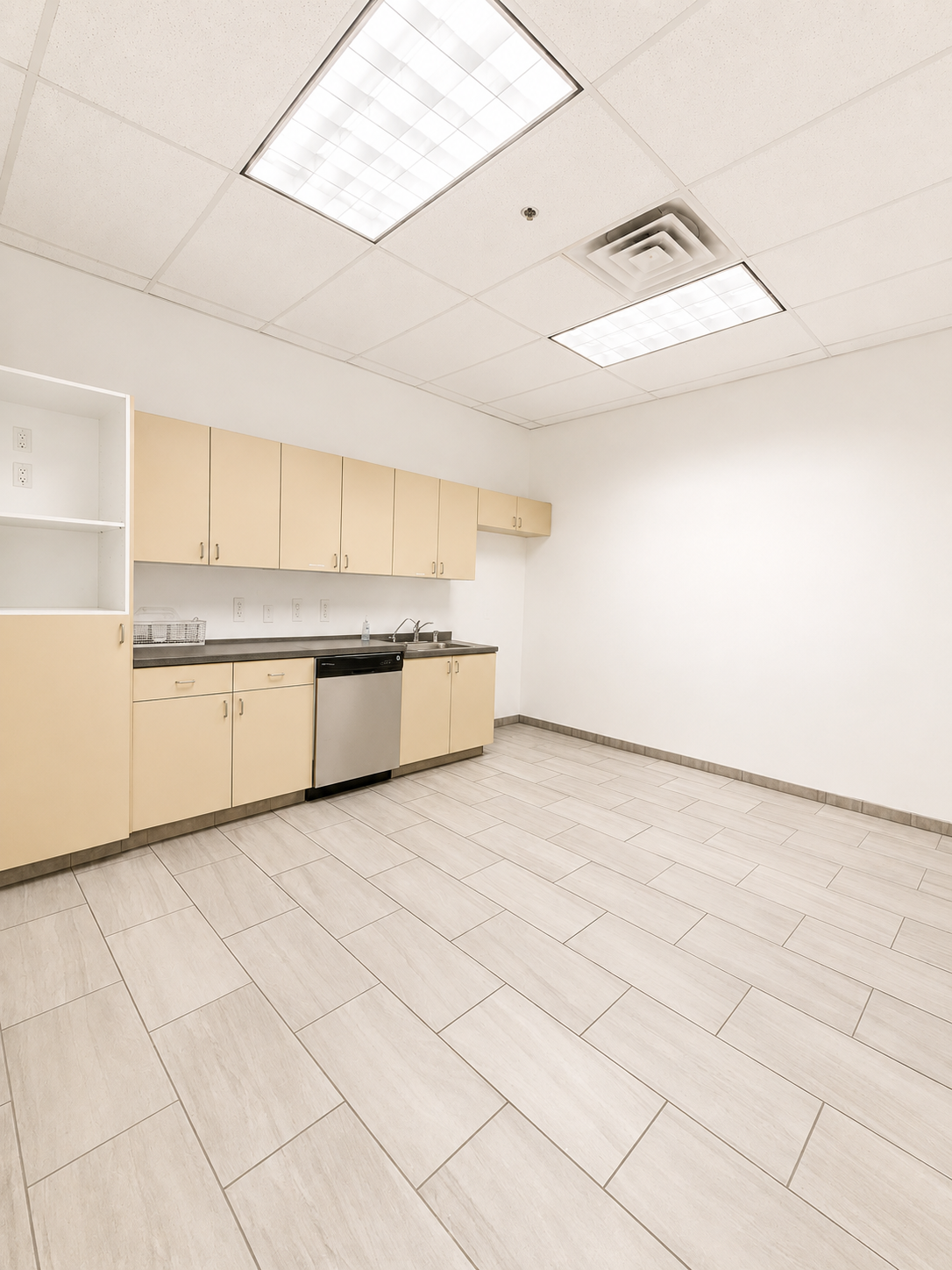Bermuda Springs Corporate Plaza - Bldg. 295 photo 3