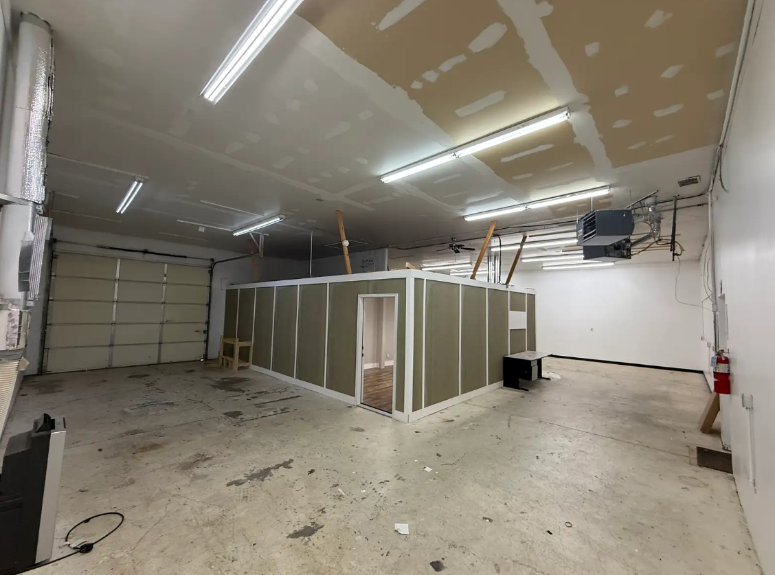 400 Business Centre Dr