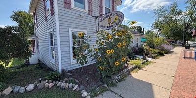 Candle Cottage – Turnkey Gift Shop & Business Opportunity