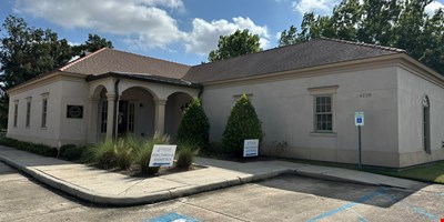 1,443 SF Bluebonnet Blvd Office For Lease