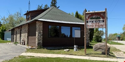 Cobblestone Bar & Grill