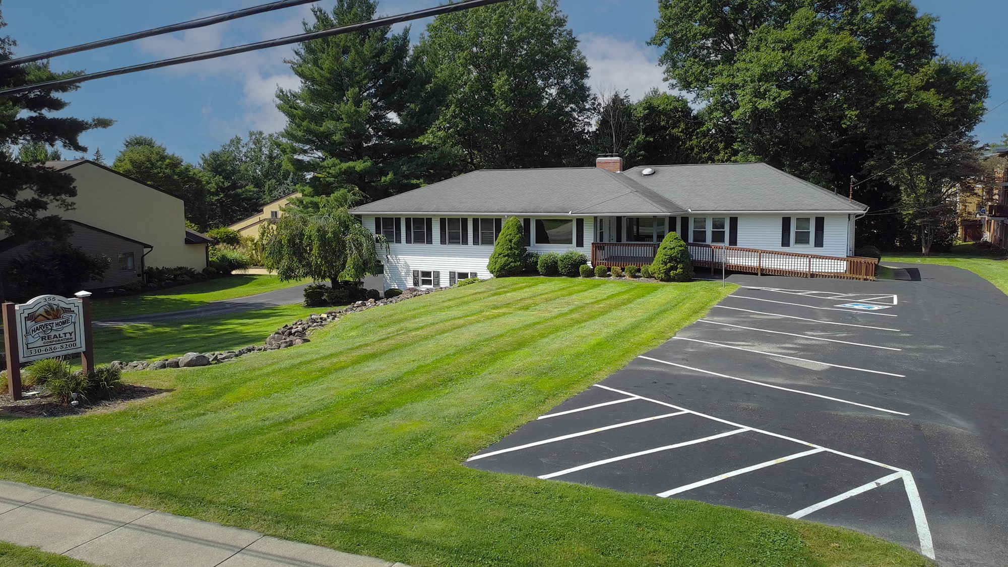 Turnkey Office with High Visibility for Lease