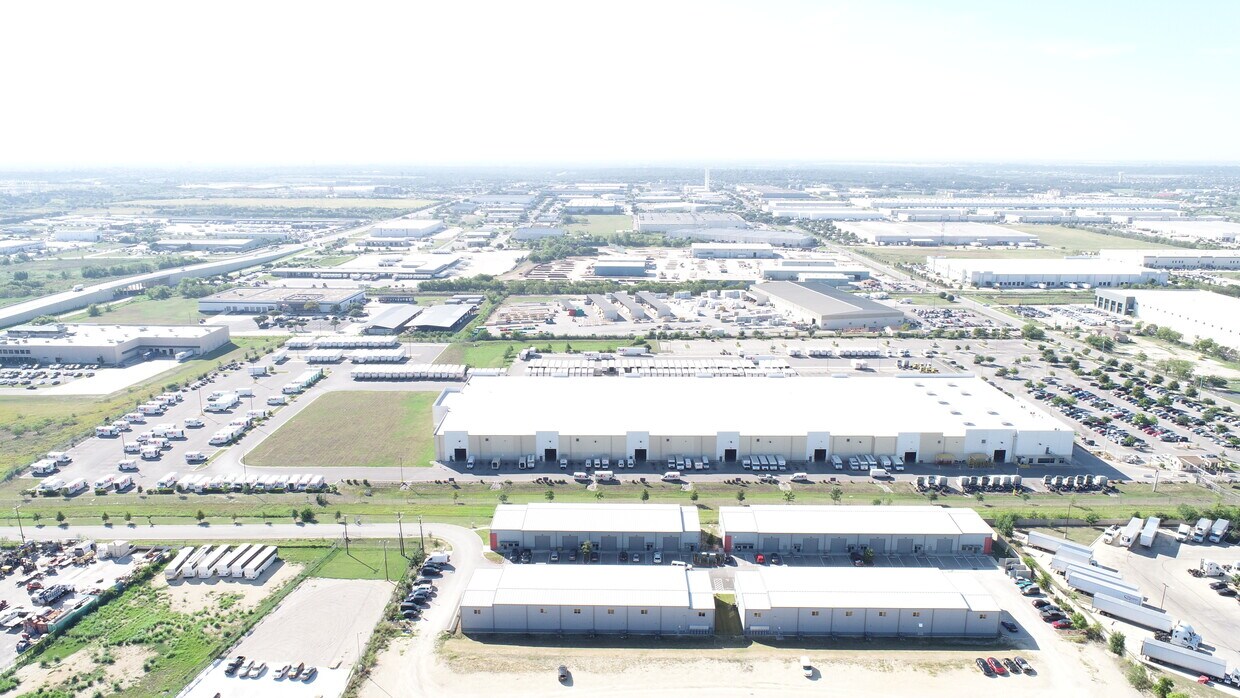 7637 FM 3009 (STE 703) - industrial for sale in schertz, TX