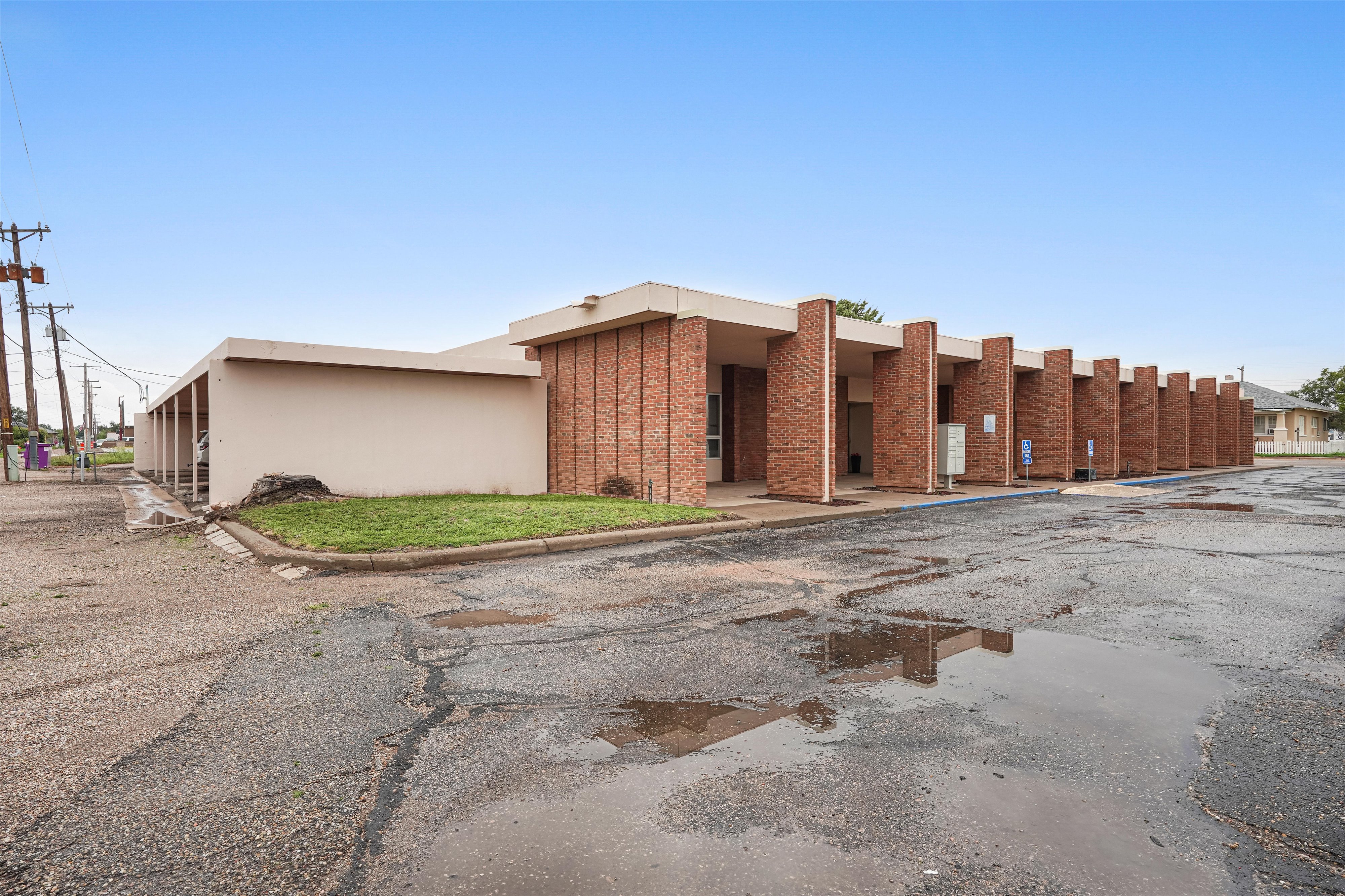 712 South 1st Street - office for sale in tucumcari, NM