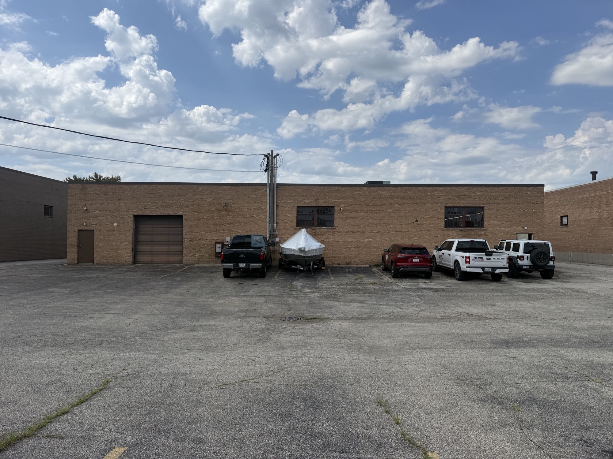Occupy 4,200 SF now, collect rent on 7,200 SF, take… — Sale in Elk Grove Village, IL, photo 2 of 8