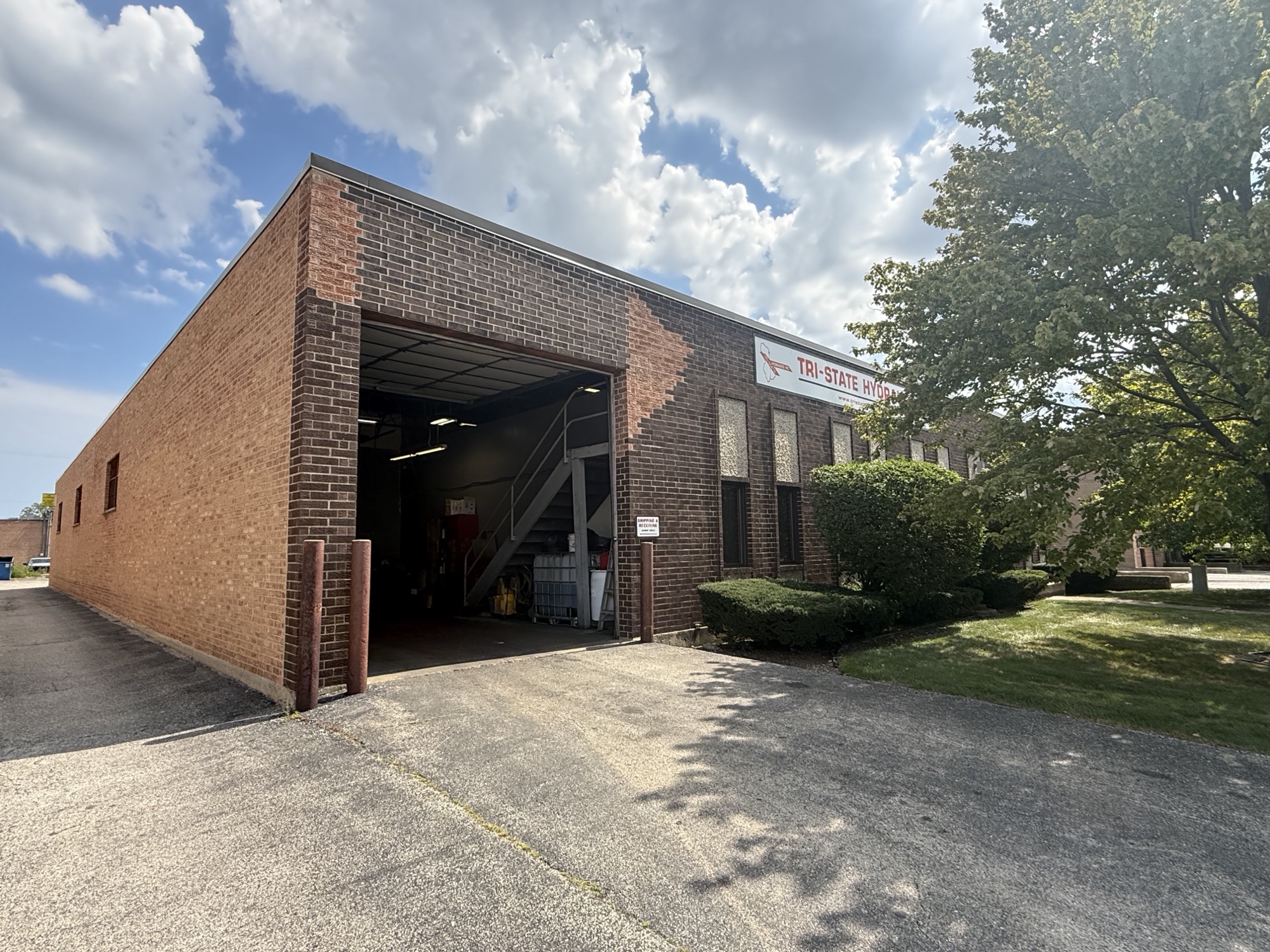 Occupy 4,200 SF now, collect rent on 7,200 SF, take… — Sale in Elk Grove Village, IL, photo 3 of 8