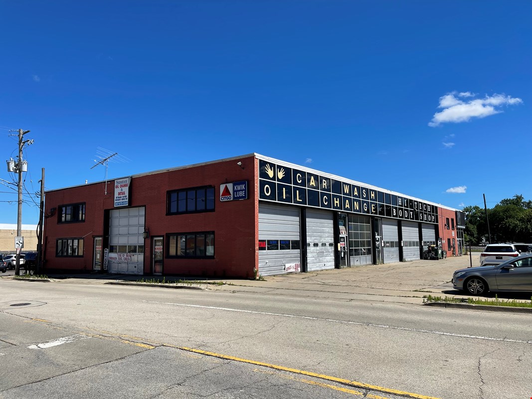 Income in place now, the whole building by June 2028 — Sale in Arlington Heights, IL, photo 1 of 2
