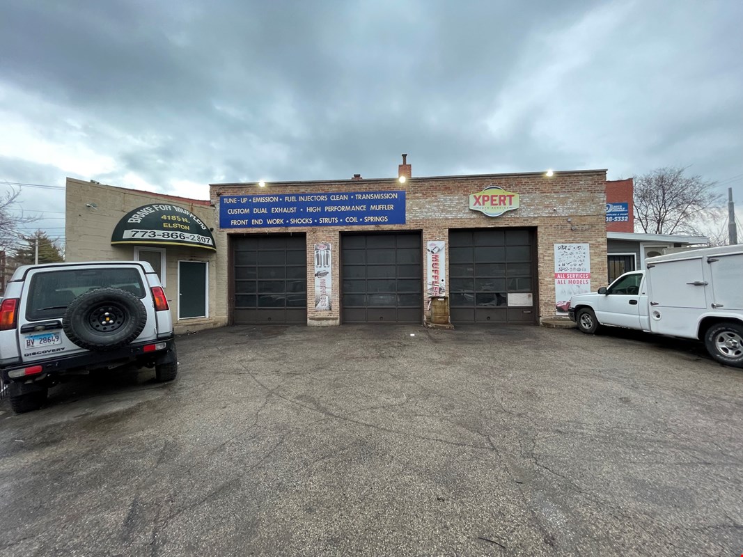 Vacant freestanding 2,900 SF building on N Elston… — Sale in Chicago, IL, photo 1 of 2