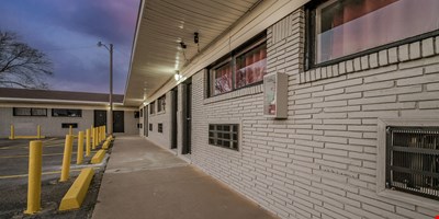 La Luna Luxury Suites — Sale in Amarillo, TX, photo 3 of 8