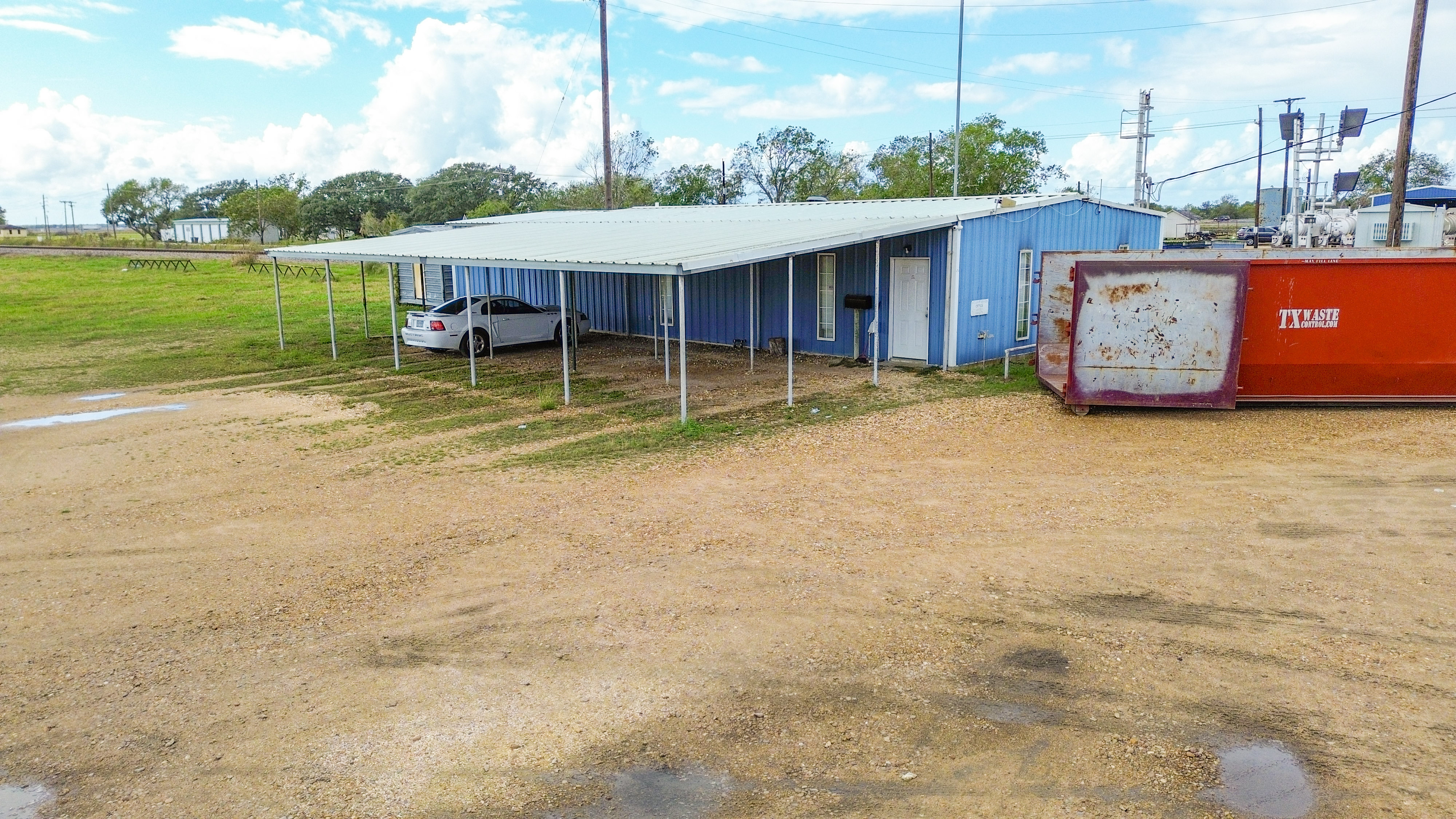 128 S FM 441 — Sale in Louise, TX, photo 3 of 8