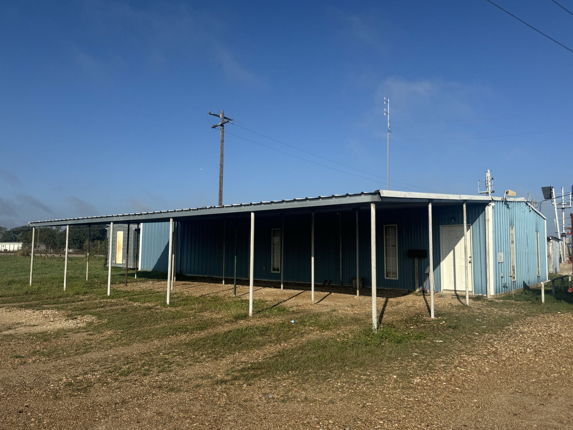 128 S FM 441 — Sale in Louise, TX, photo 5 of 8