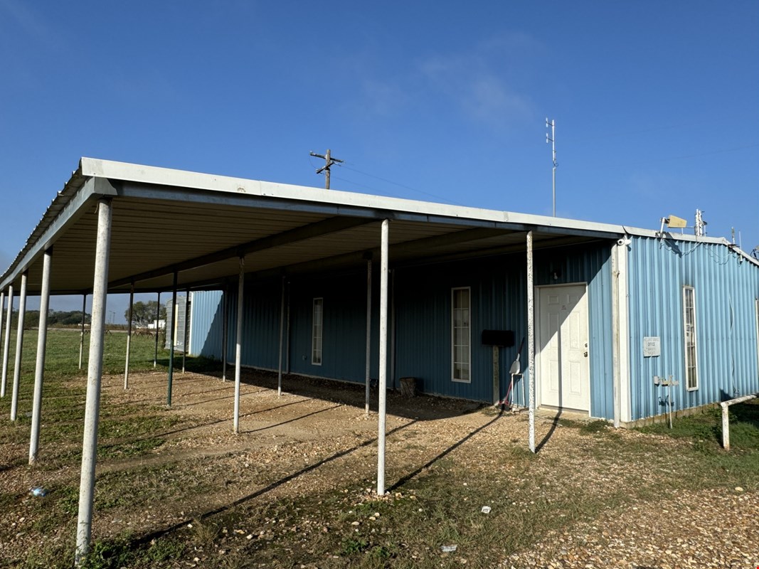 128 S FM 441 — Sale in Louise, TX, photo 6 of 8