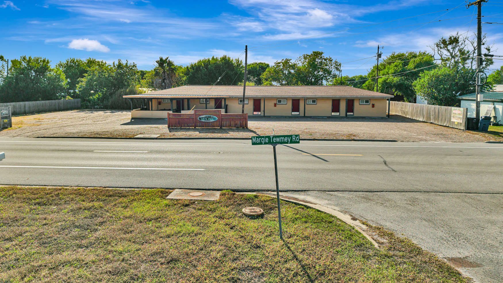 Magnolia Beach Motel — Sale in Port Lavaca, TX, photo 2 of 8